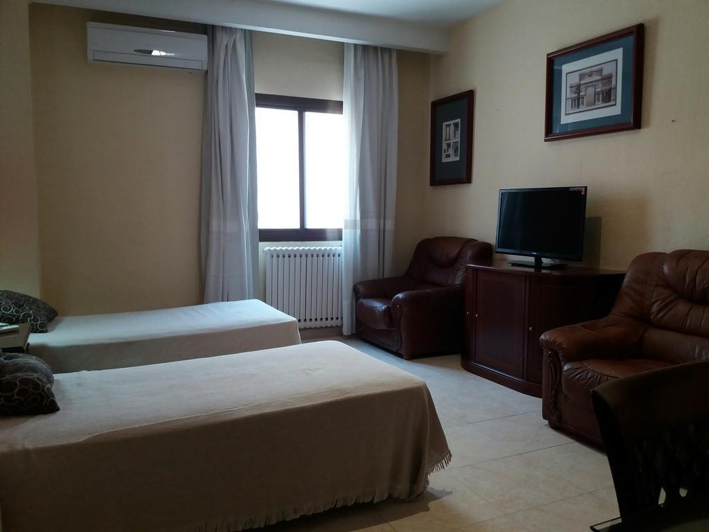Hotel Nuevo Ara Caceres Ngoại thất bức ảnh