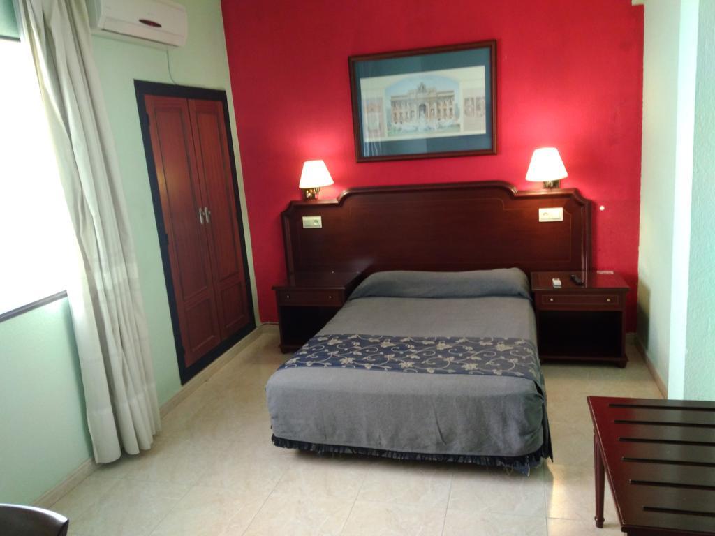 Hotel Nuevo Ara Caceres Ngoại thất bức ảnh