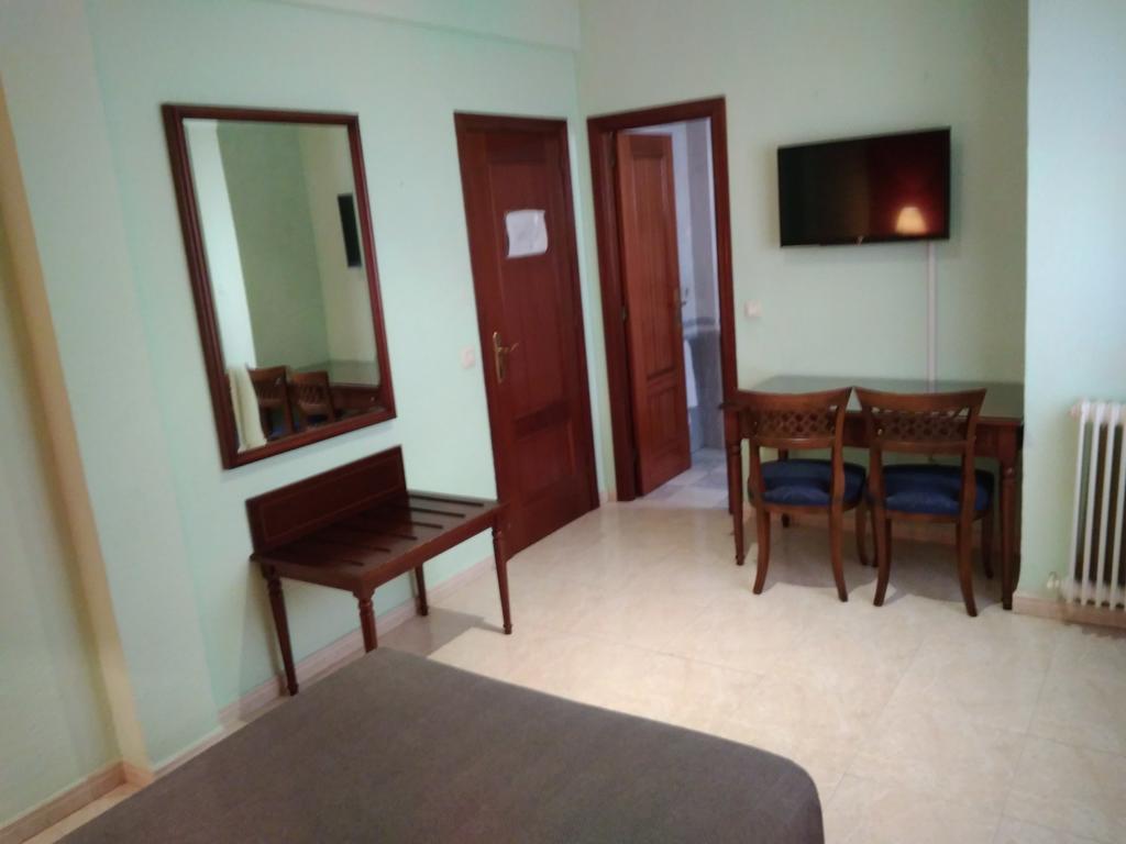Hotel Nuevo Ara Caceres Ngoại thất bức ảnh