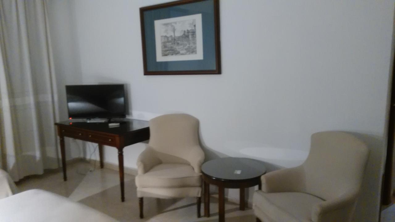 Hotel Nuevo Ara Caceres Ngoại thất bức ảnh
