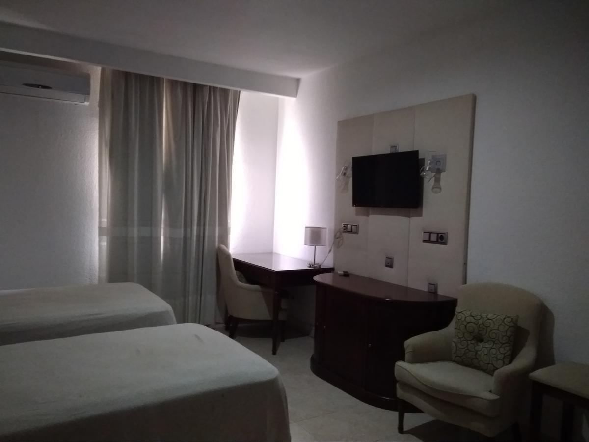 Hotel Nuevo Ara Caceres Ngoại thất bức ảnh