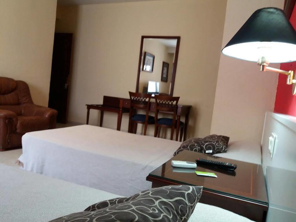 Hotel Nuevo Ara Caceres Ngoại thất bức ảnh