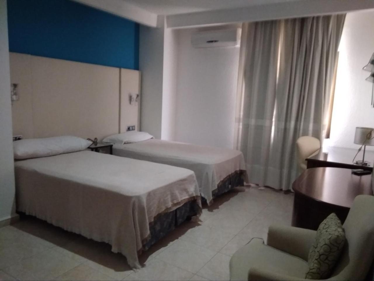 Hotel Nuevo Ara Caceres Ngoại thất bức ảnh