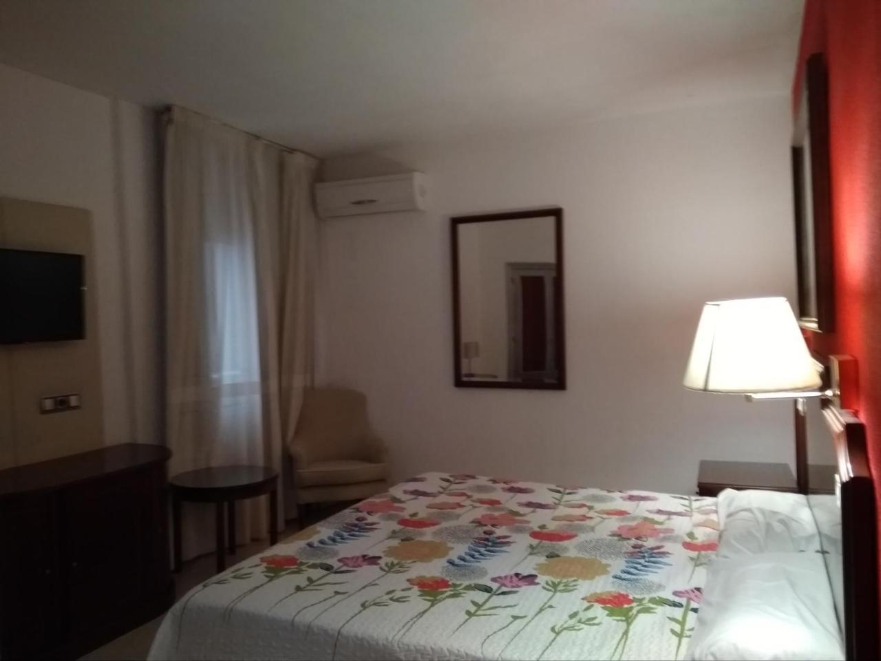 Hotel Nuevo Ara Caceres Ngoại thất bức ảnh