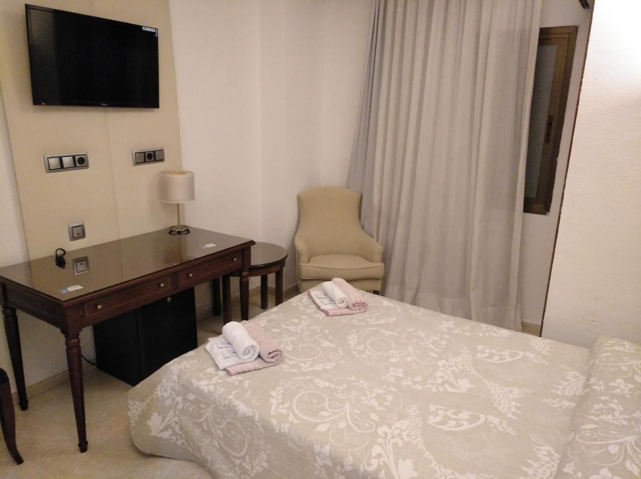 Hotel Nuevo Ara Caceres Ngoại thất bức ảnh